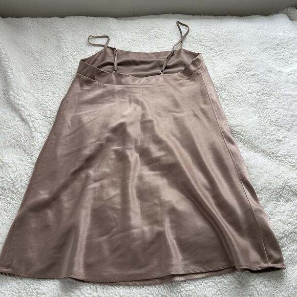 Abercrombie & Fitch Women’s Light Brown Satin Sleeveless Size Small Event - Picture 2 of 7